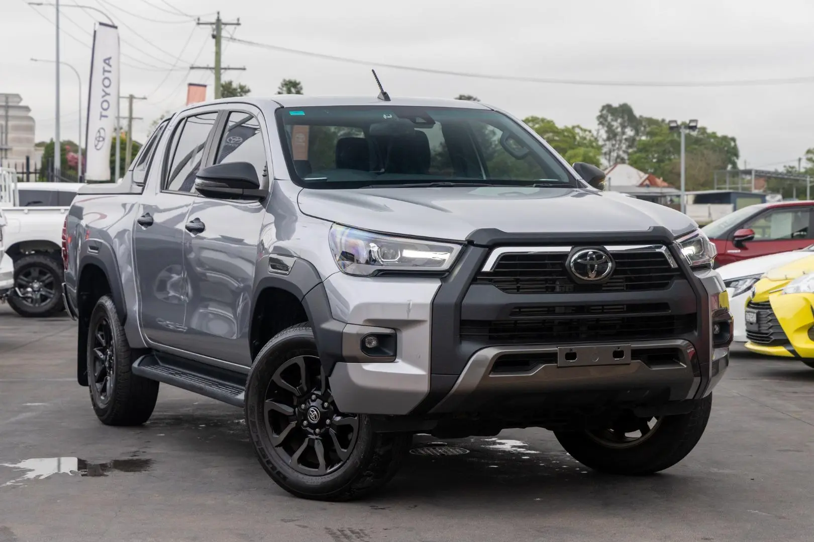2021 Toyota Hilux Gallery Image 1