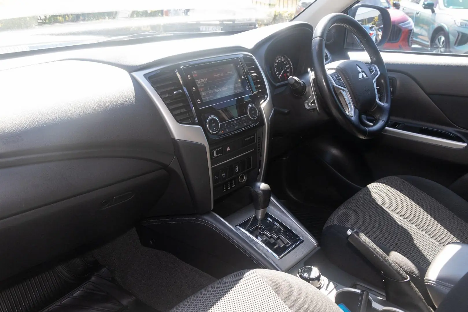 2019 Mitsubishi Triton Gallery Image 8