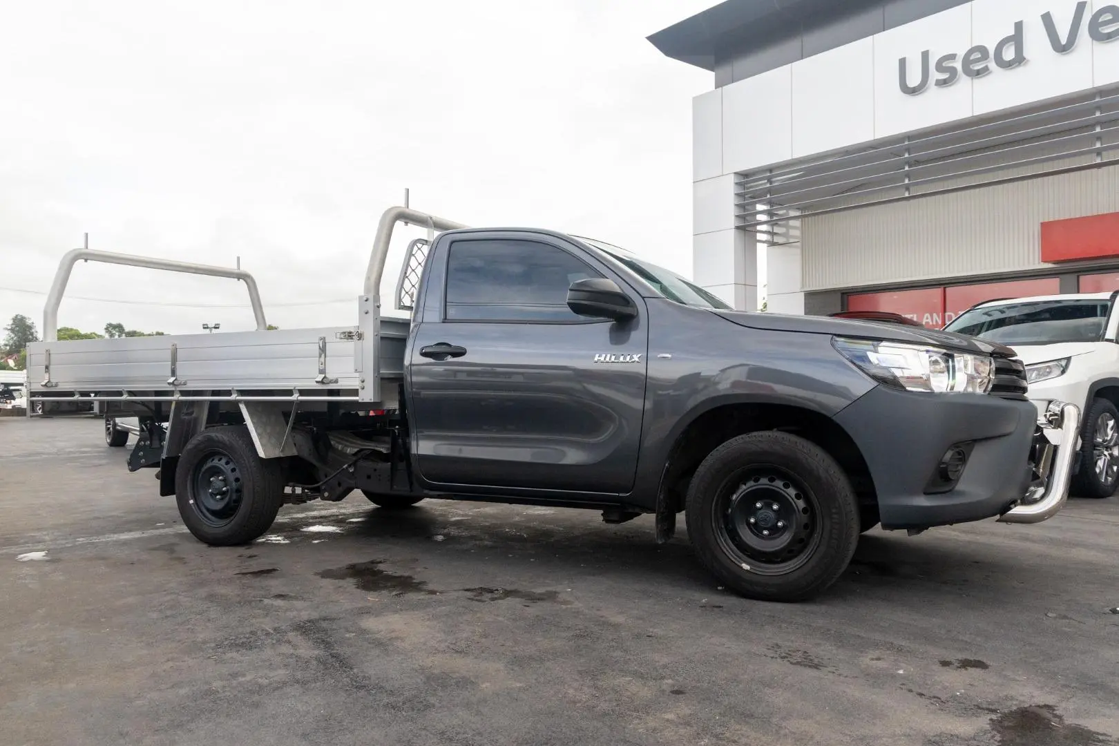 2022 Toyota Hilux Gallery Image 3