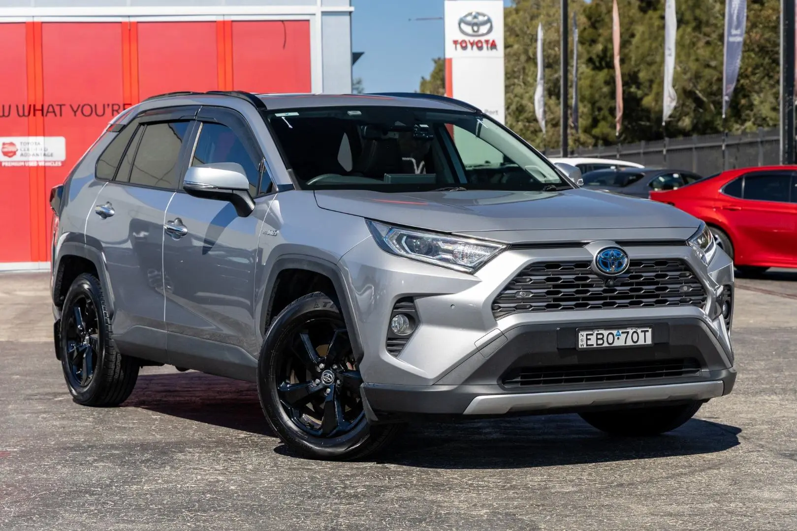 2019 Toyota RAV4 Gallery Image 1
