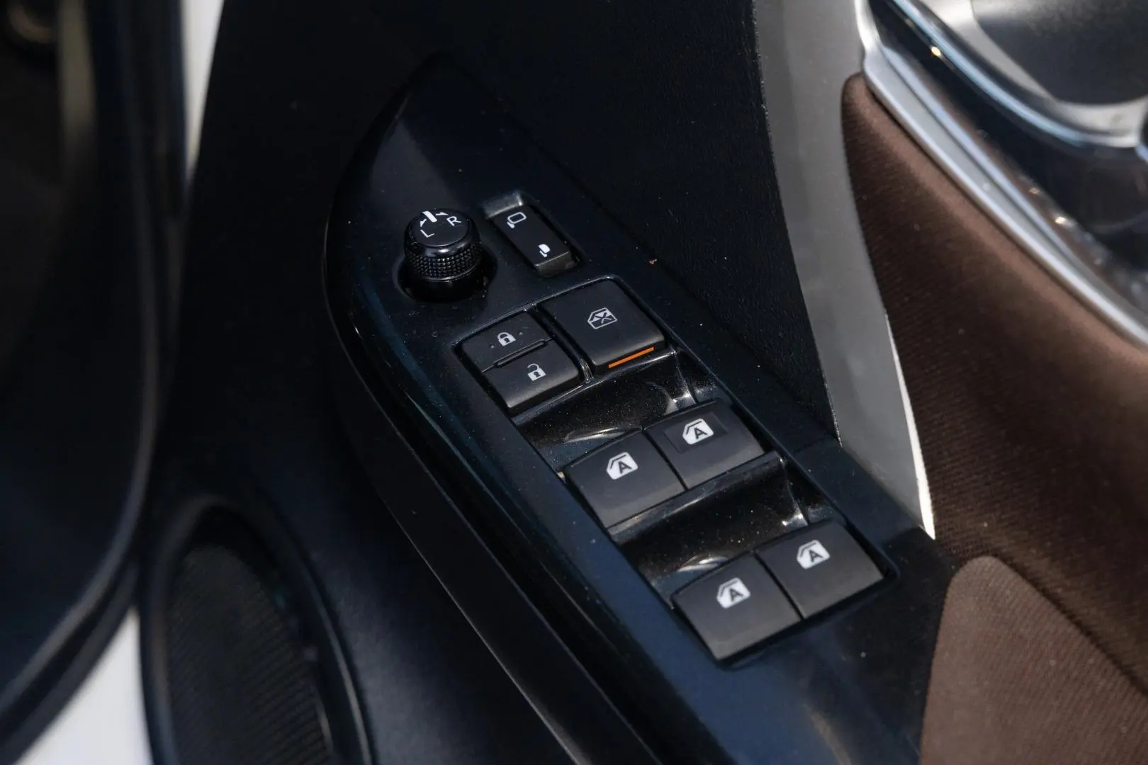 2020 Toyota Fortuner Gallery Image 18
