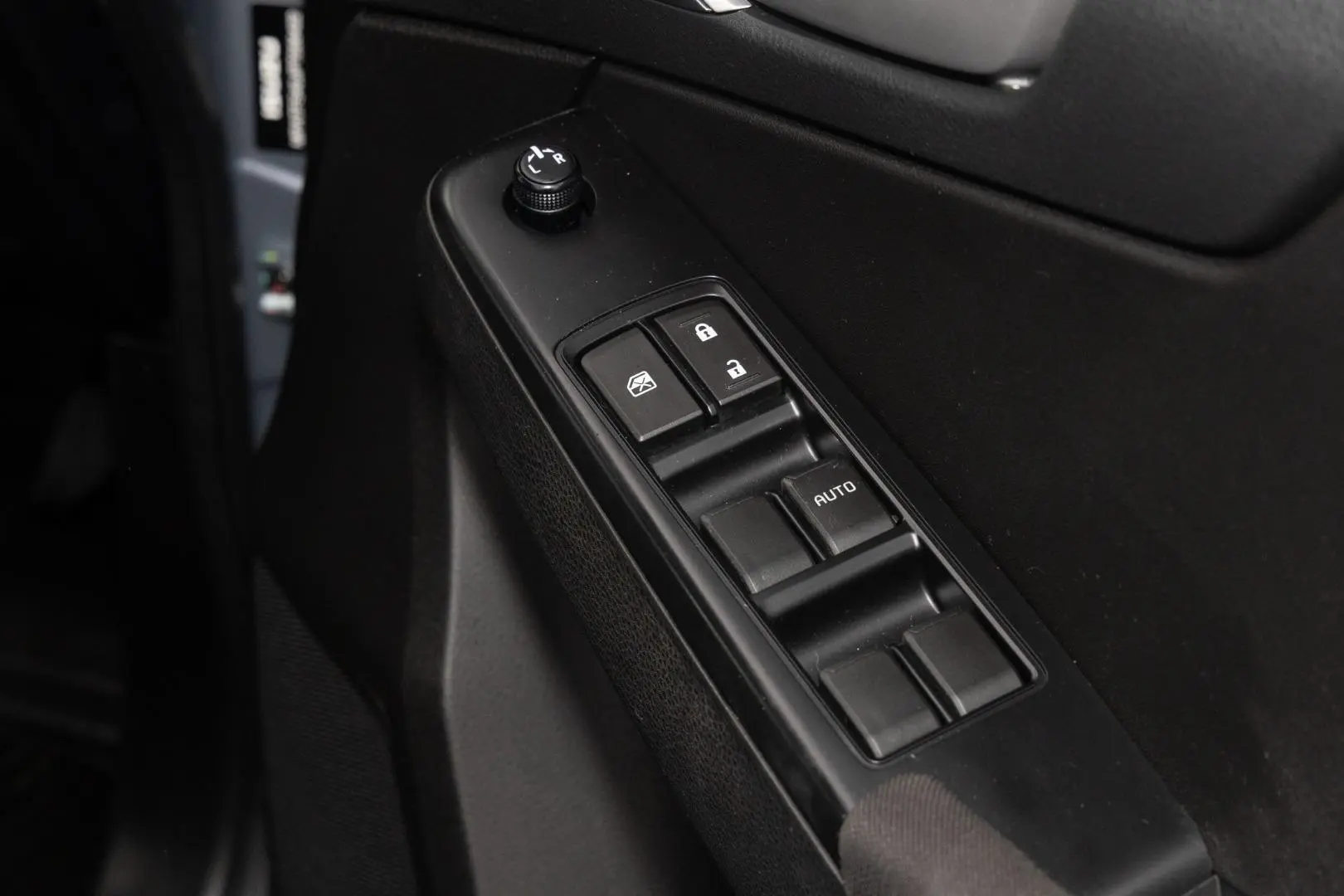 2022 Isuzu D-MAX Gallery Image 18