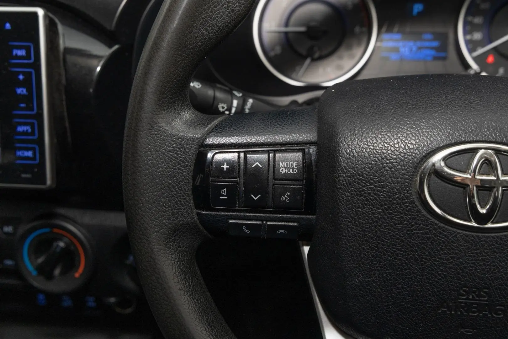 2018 Toyota Hilux Gallery Image 11