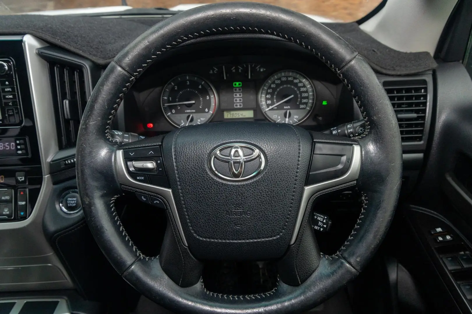 2017 Toyota Landcruiser Gallery Image 5