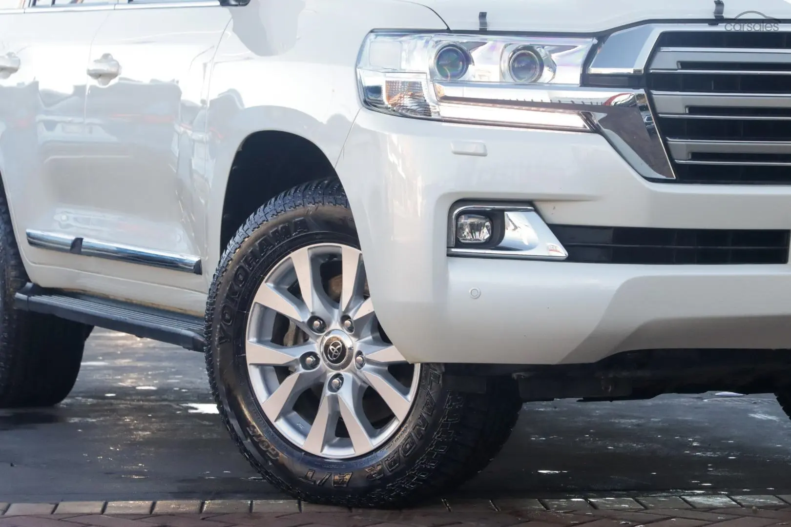 2020 Toyota Landcruiser Image 6