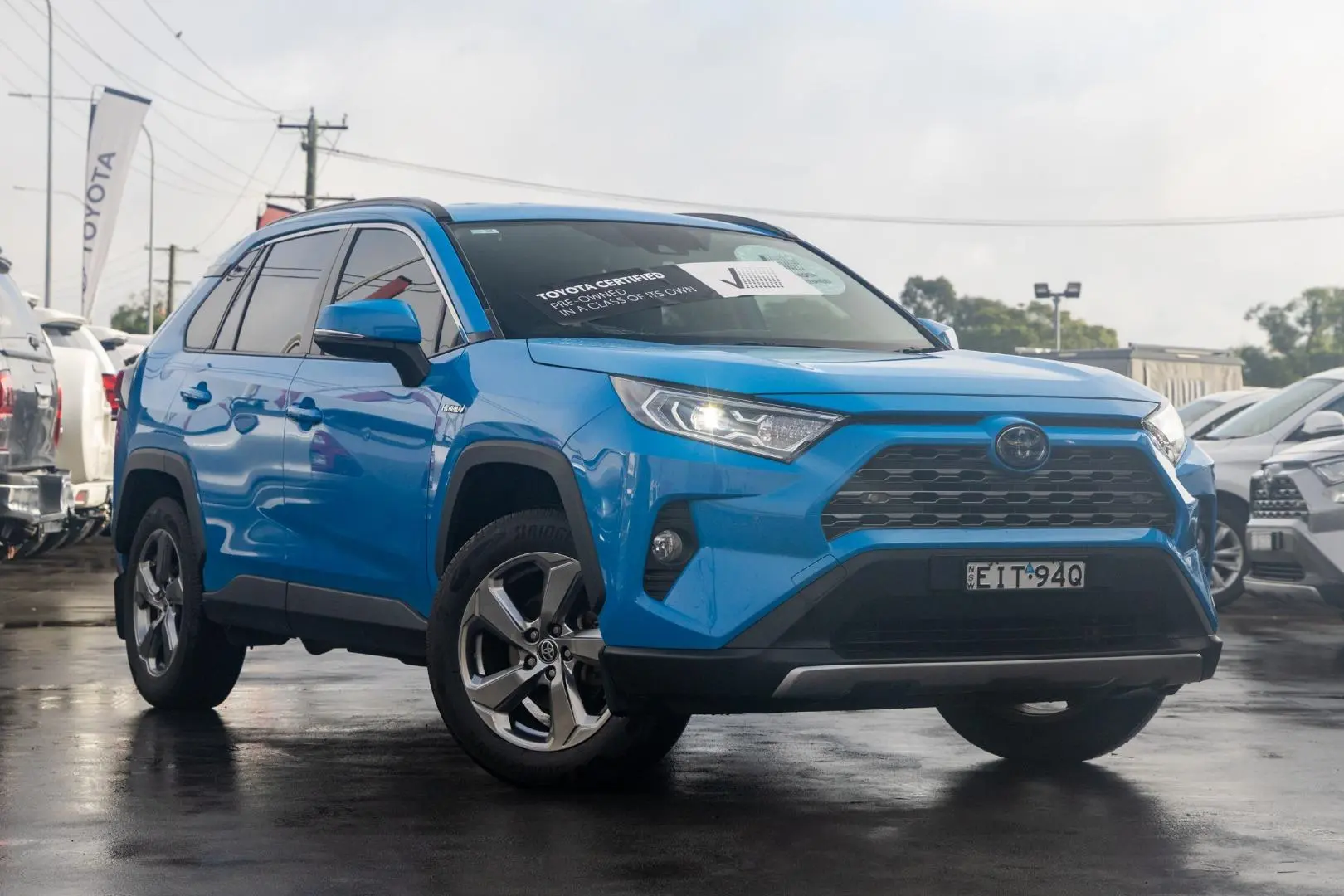 2020 Toyota RAV4 Gallery Image 1
