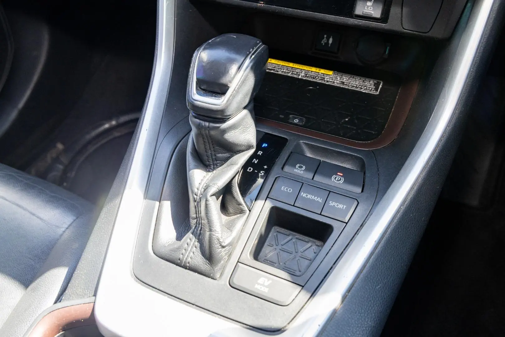 2019 Toyota RAV4 Gallery Image 17