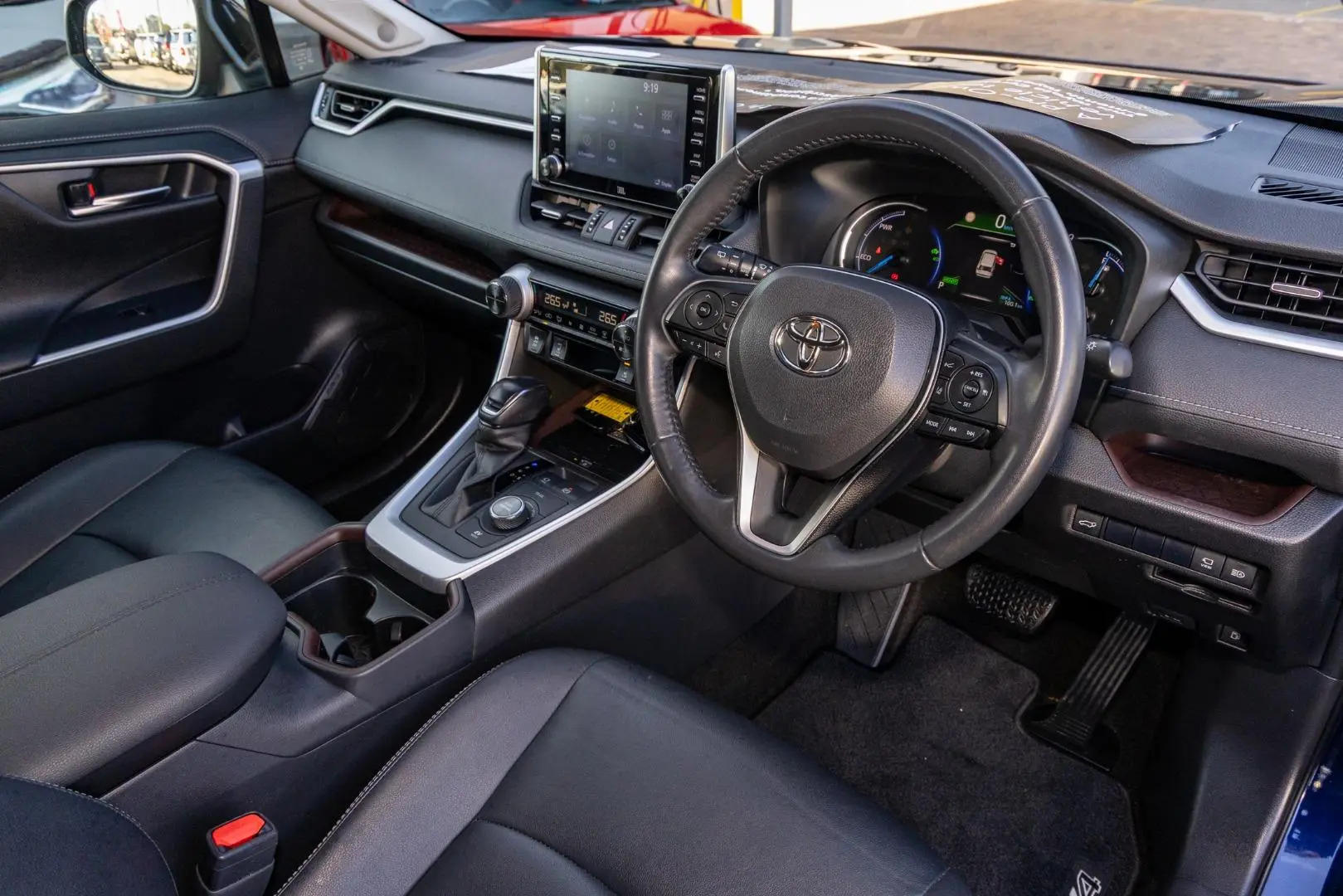 2021 Toyota RAV4 Gallery Image 7