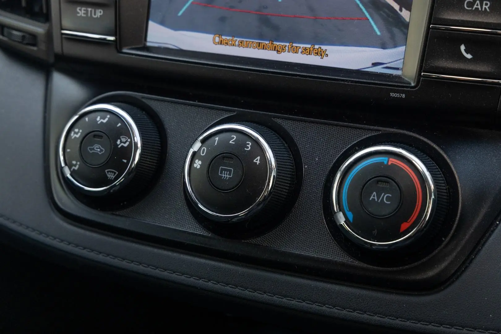 2016 Toyota RAV4 Gallery Image 16
