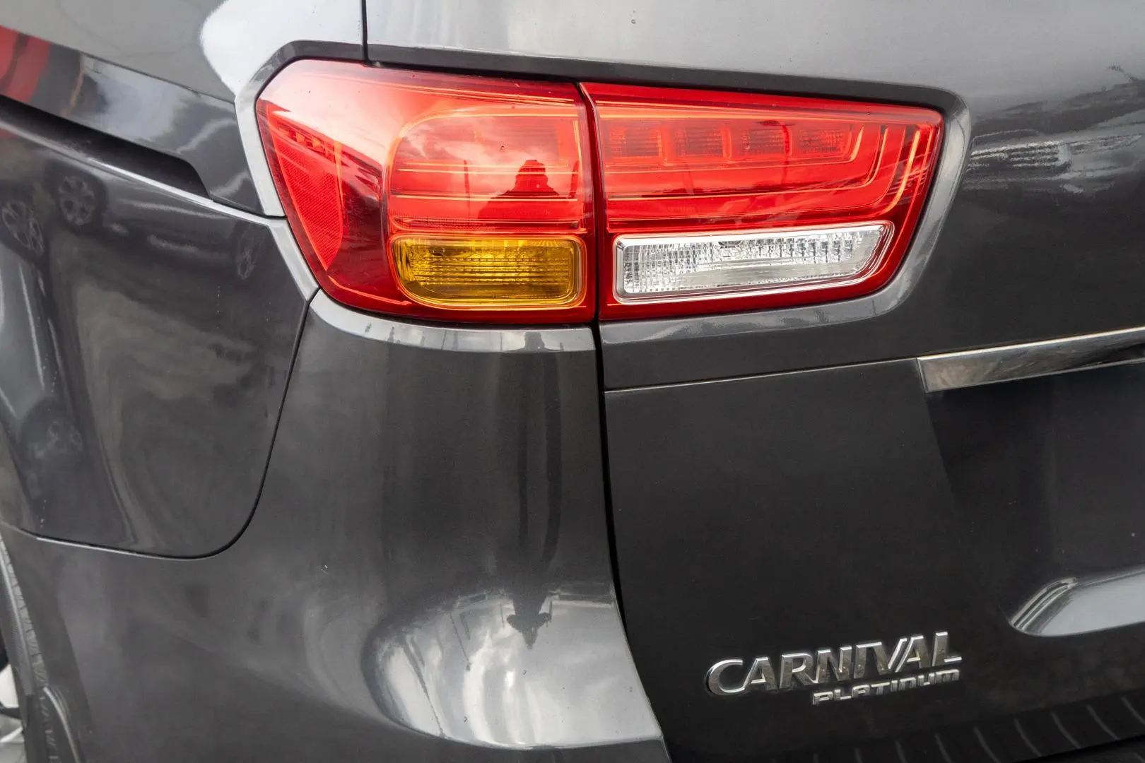 2017 Kia Carnival Gallery Image 22