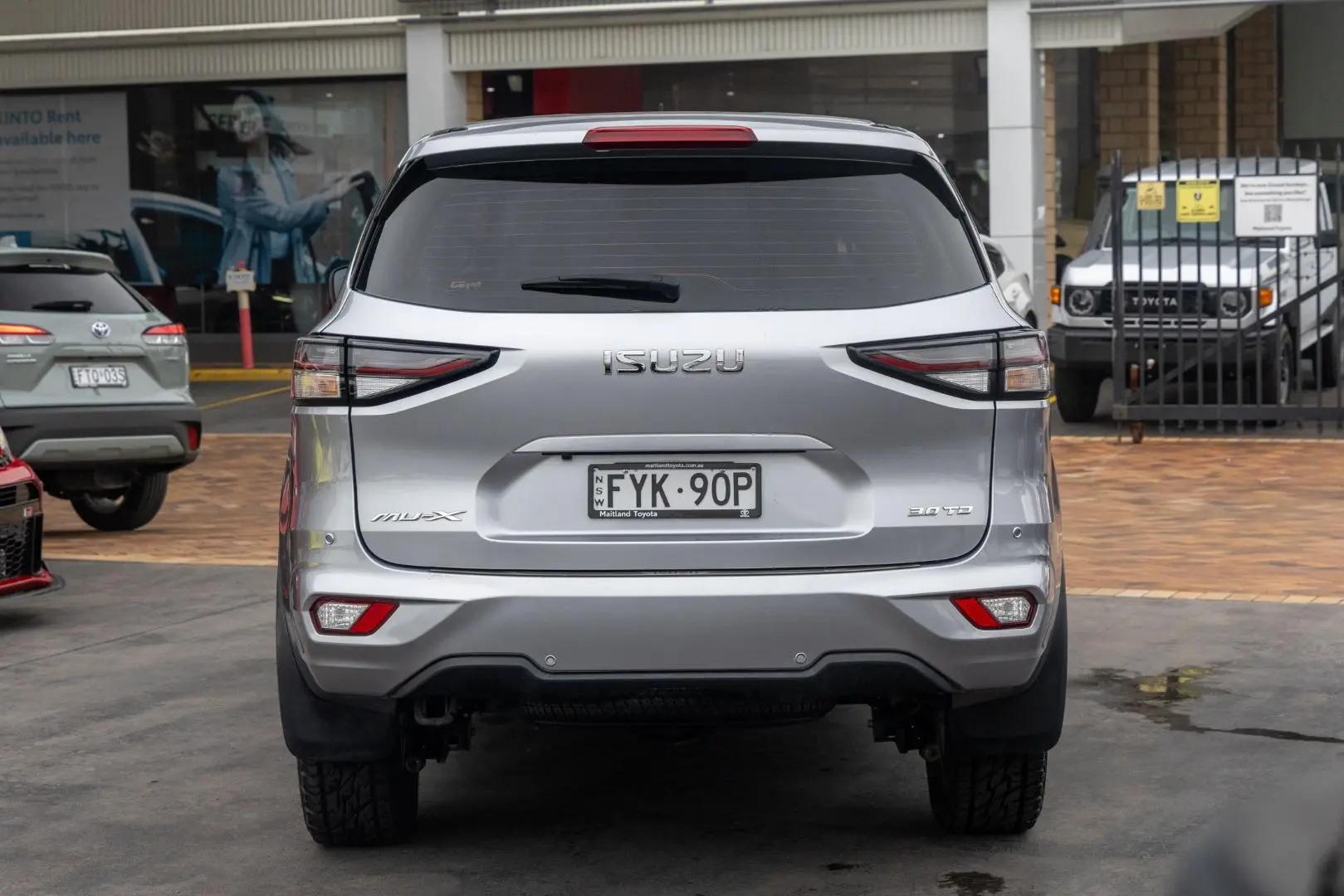 2022 Isuzu MU-X Gallery Image 5