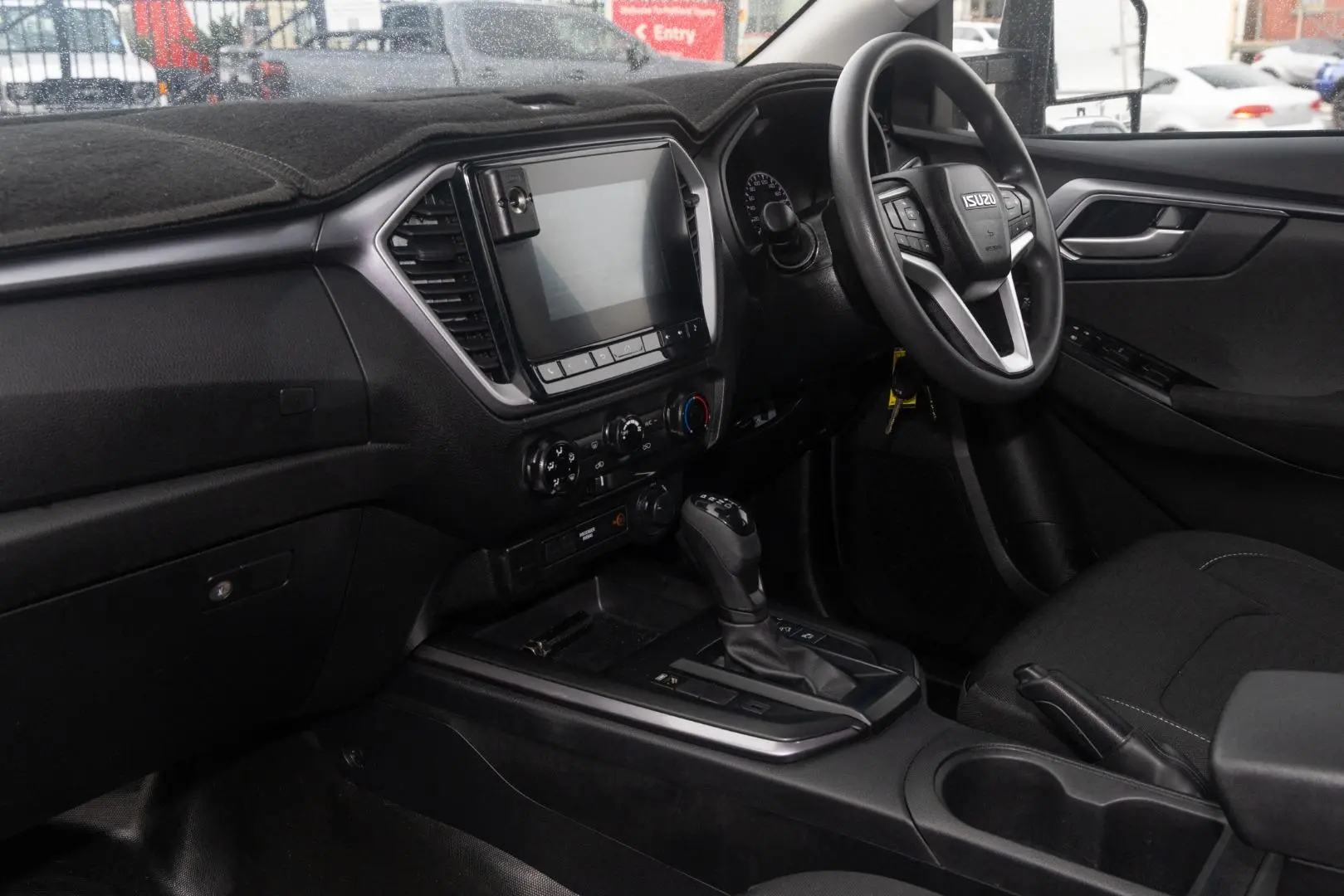 2022 Isuzu D-MAX Gallery Image 8