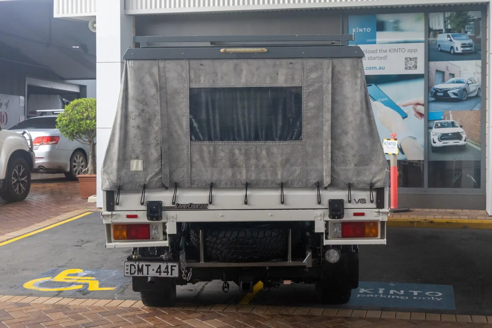 2017 Toyota Landcruiser Gallery Image 5