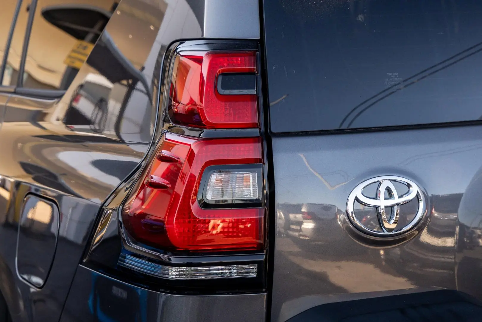 2020 Toyota Landcruiser Prado Gallery Image 20