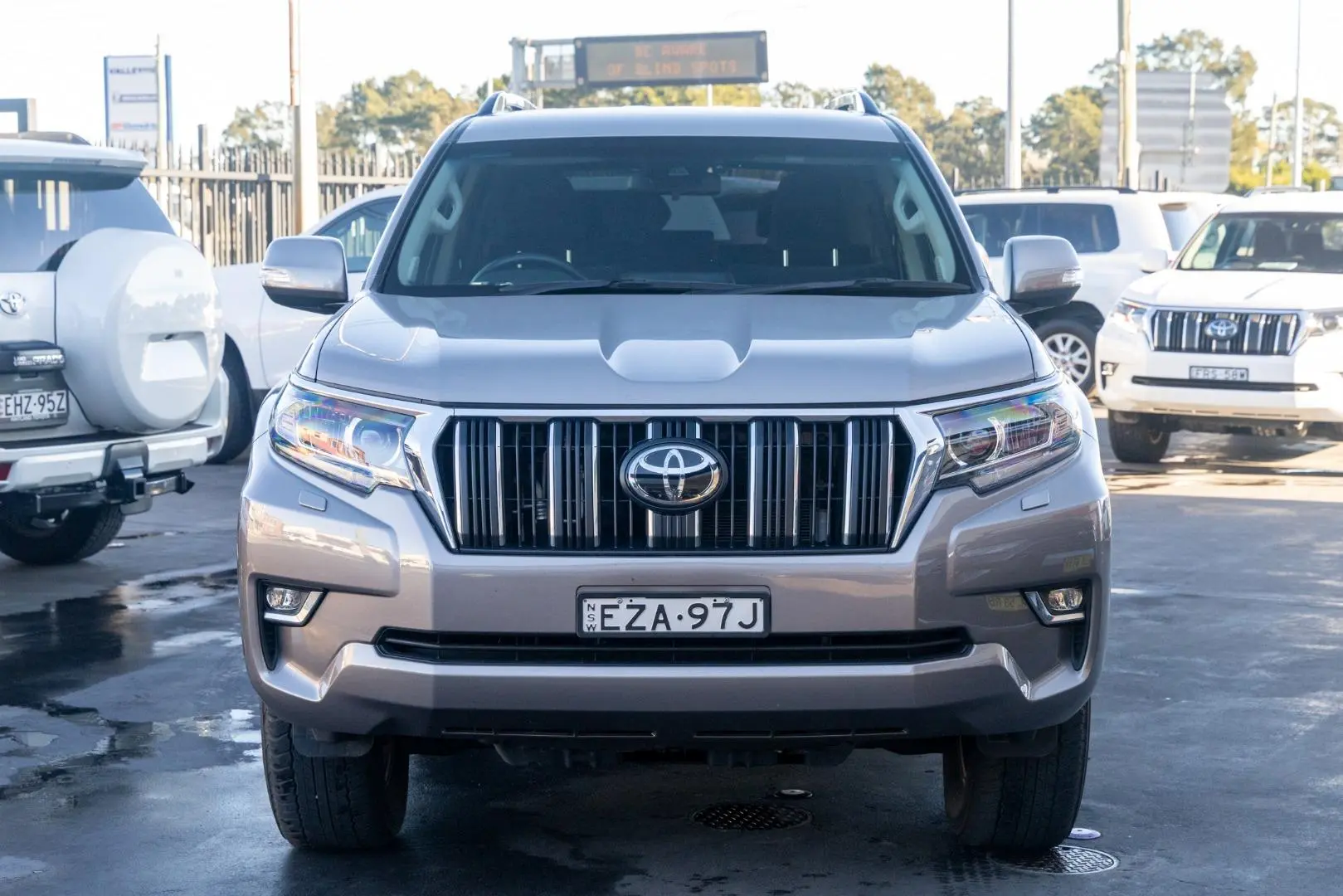 2023 Toyota Landcruiser Prado Gallery Image 4