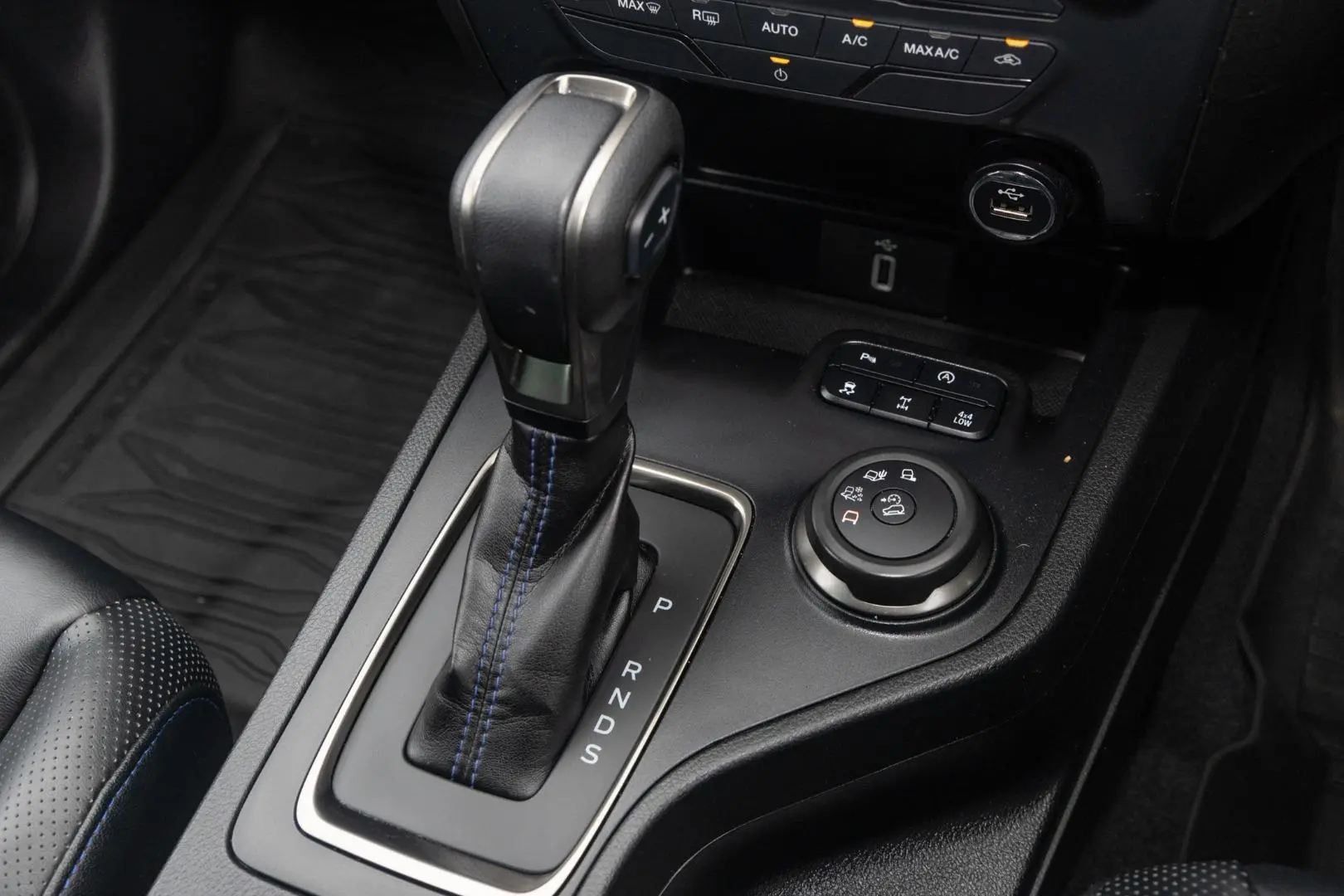 2022 Ford Everest Gallery Image 17