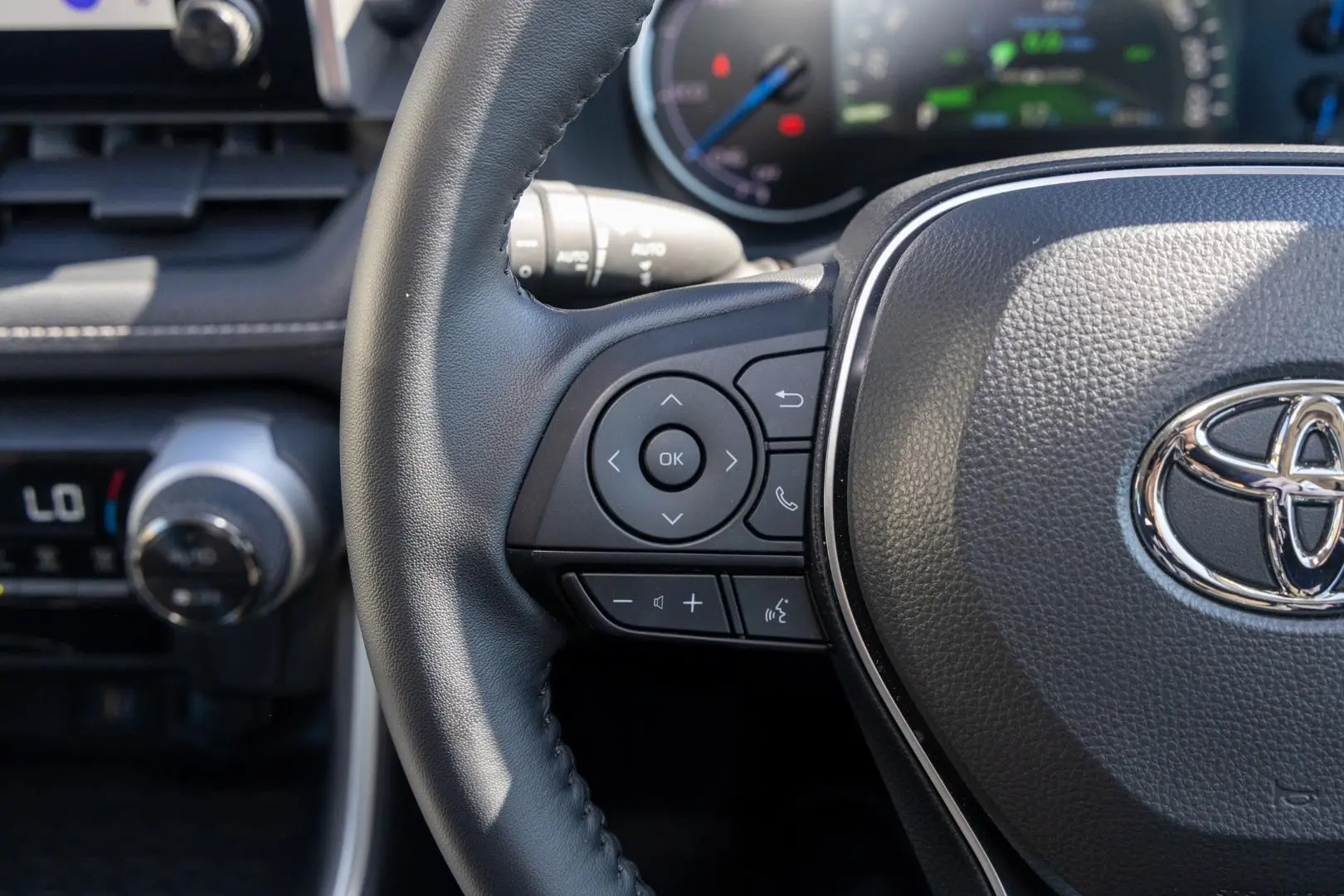 2025 Toyota RAV4 Gallery Image 12