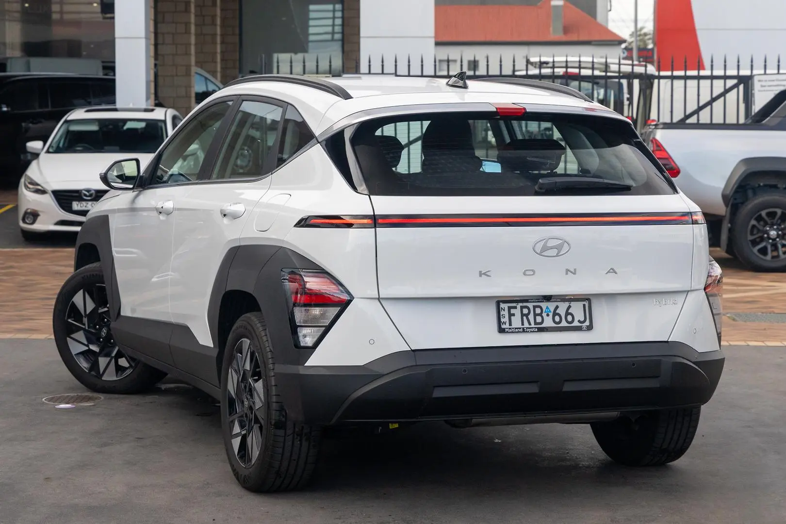 2025 Hyundai Kona Gallery Image 2