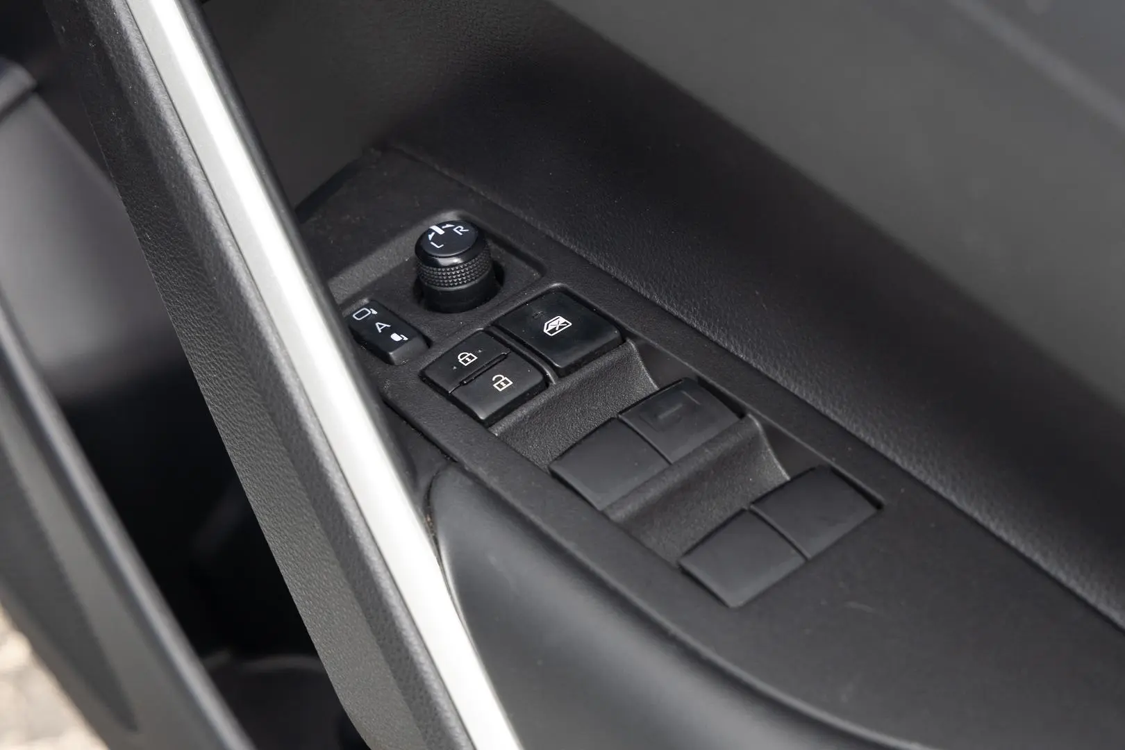 2024 Toyota Corolla Cross Gallery Image 18