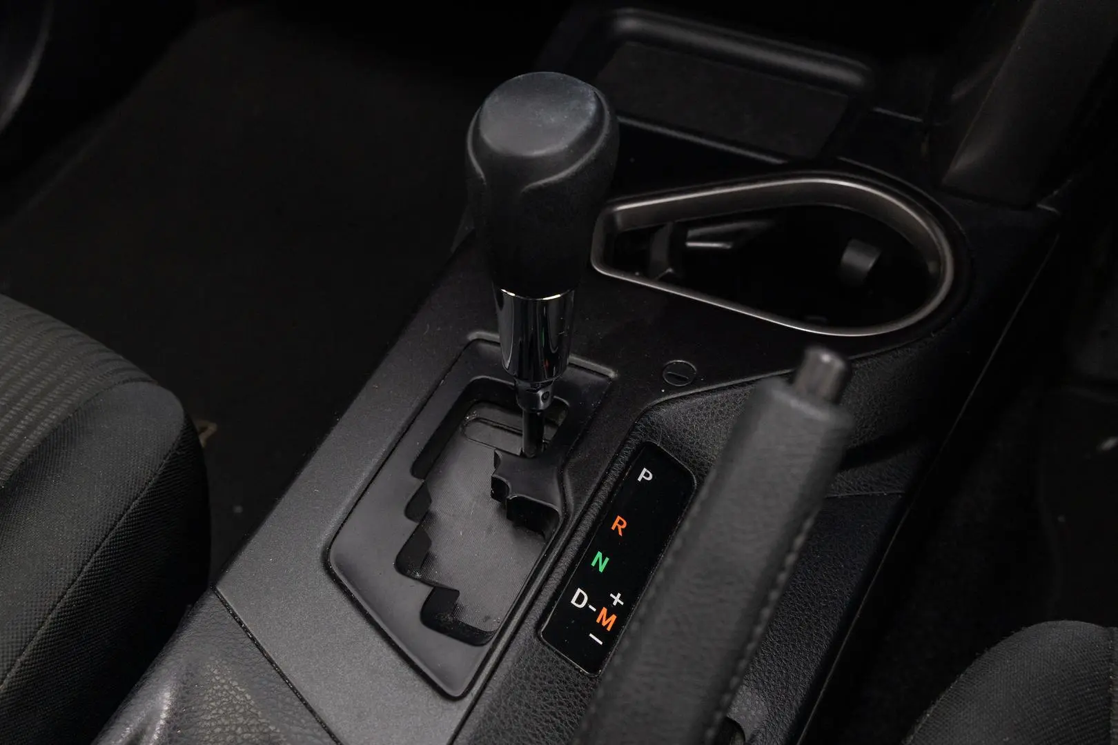 2018 Toyota RAV4 Gallery Image 16