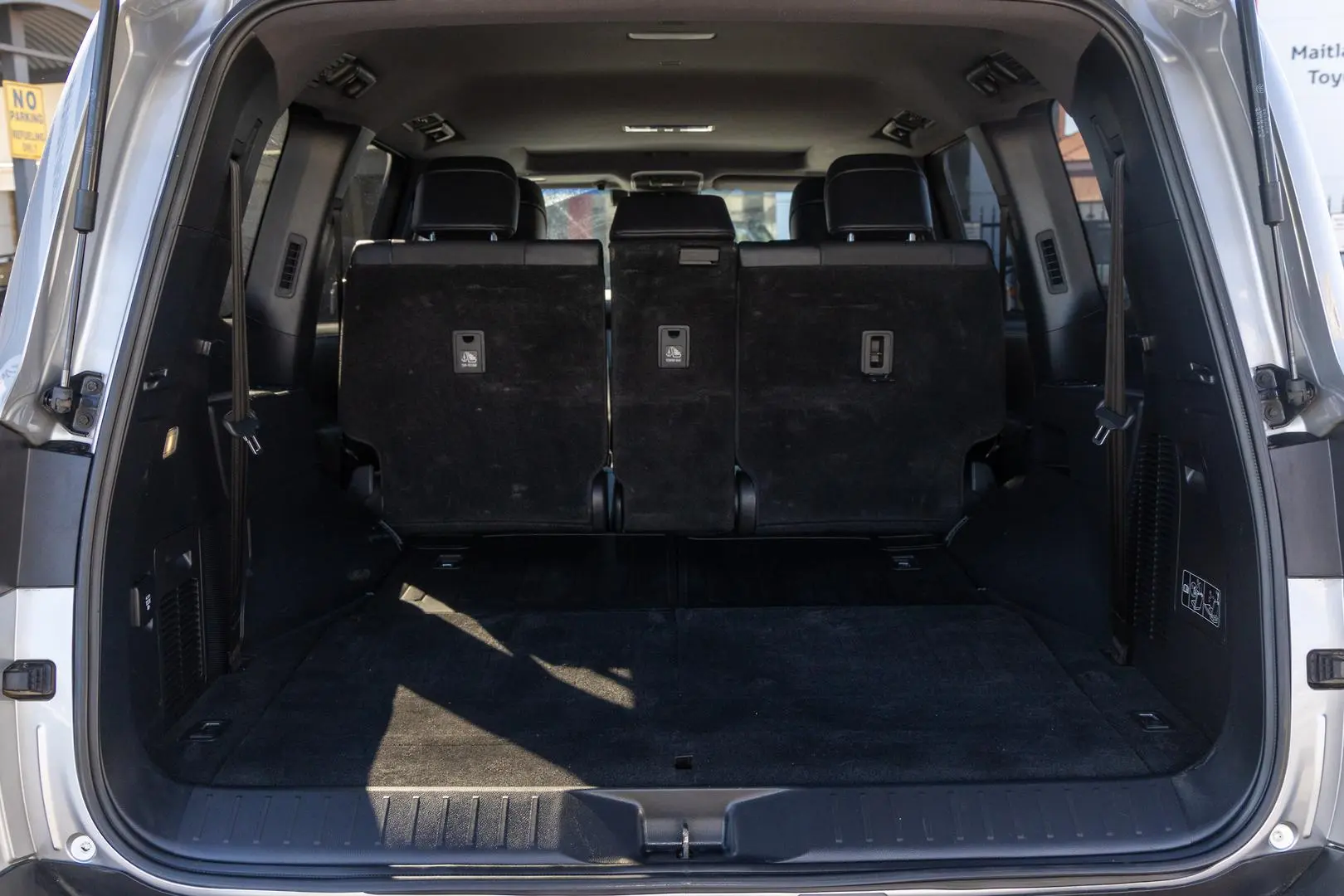 2022 Toyota Landcruiser Gallery Image 19