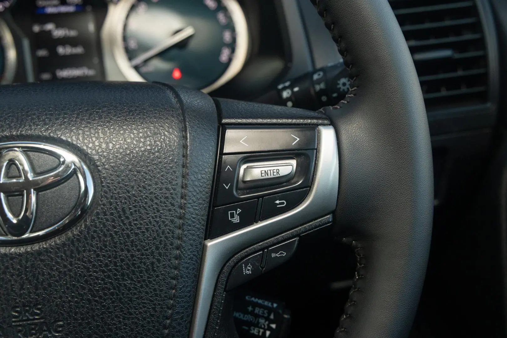 2018 Toyota Landcruiser Prado Gallery Image 12