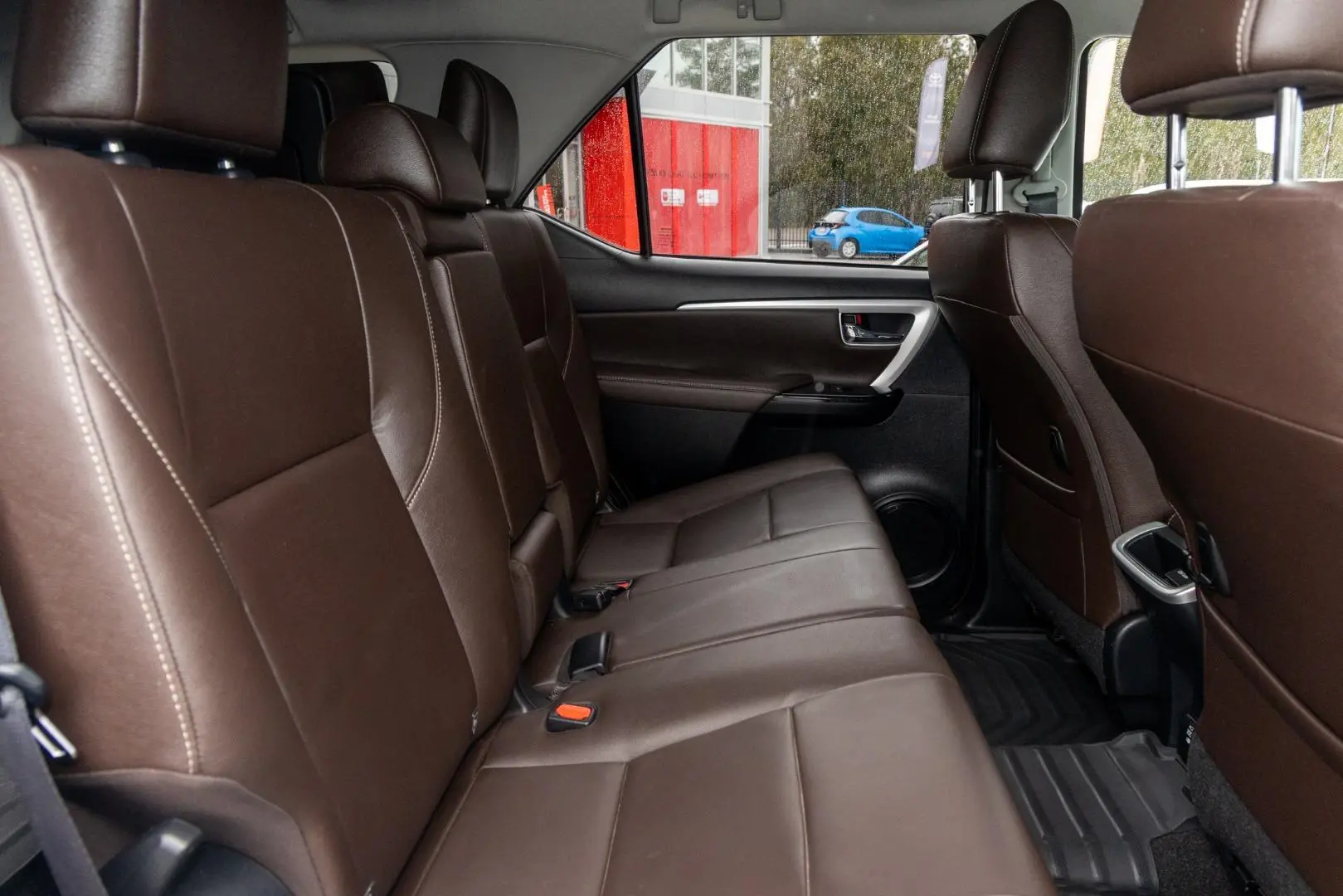 2018 Toyota Fortuner Gallery Image 9