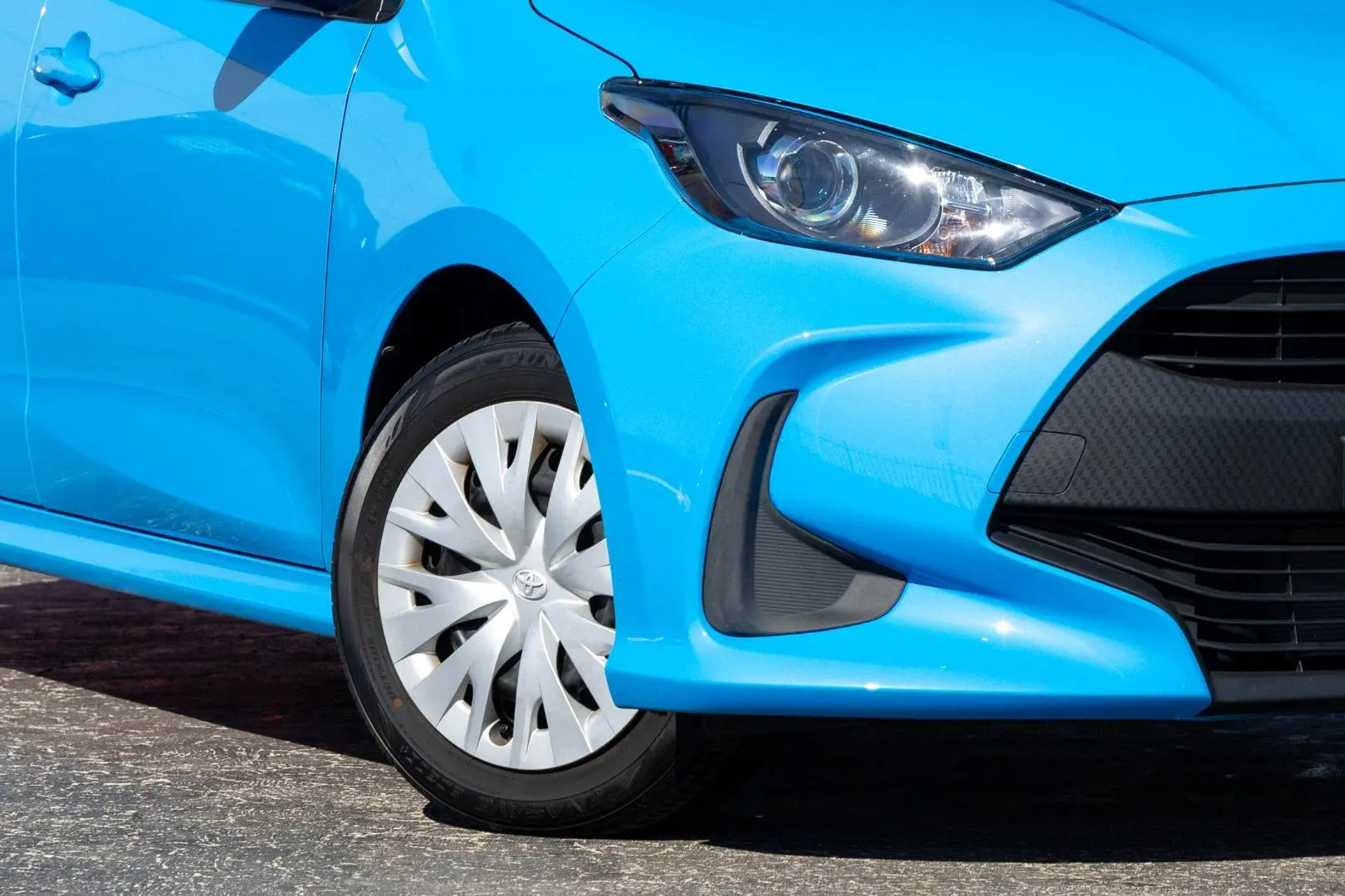 2021 Toyota Yaris Gallery Image 6