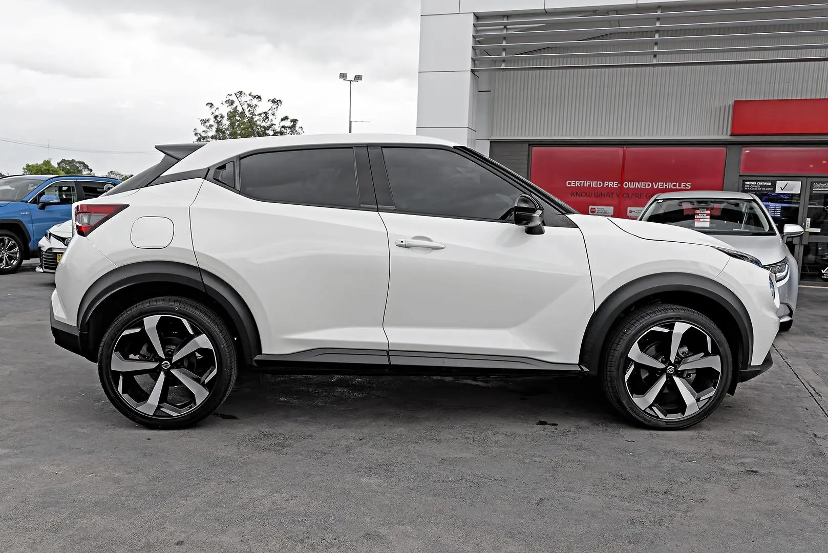 2020 Nissan JUKE Gallery Image 3