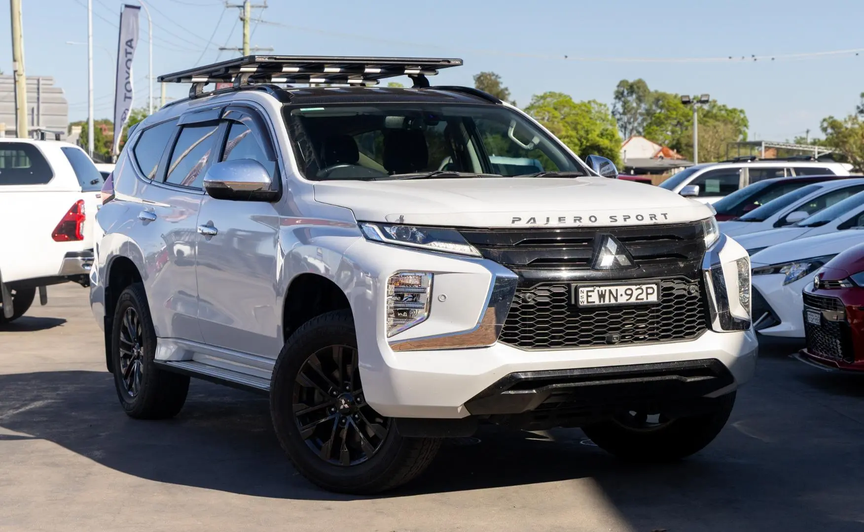 2022 Mitsubishi Pajero Sport Gallery Image 1