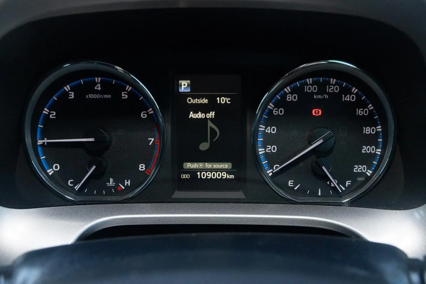 2017 Toyota RAV4 Gallery Image 13