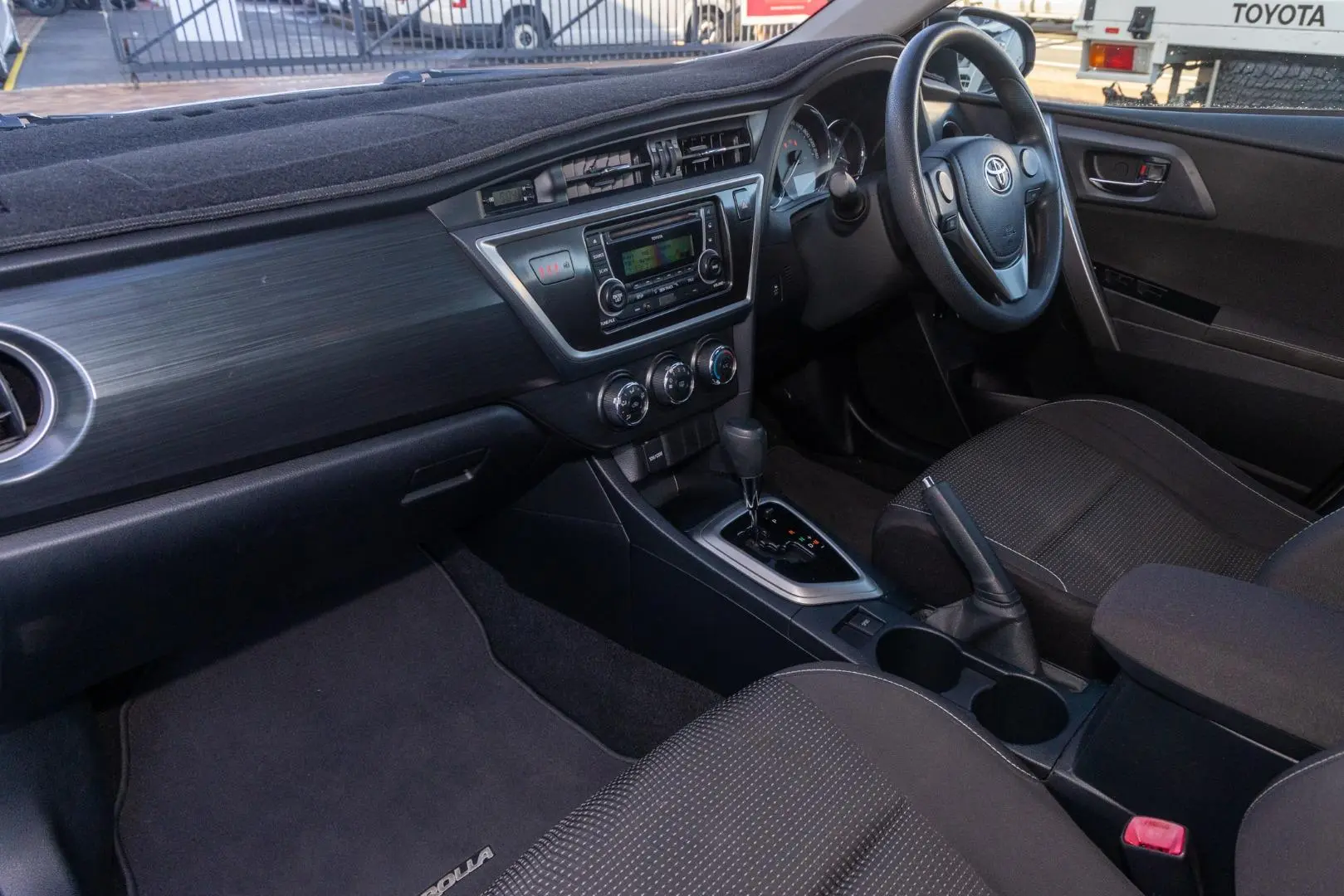 2014 Toyota Corolla Gallery Image 8