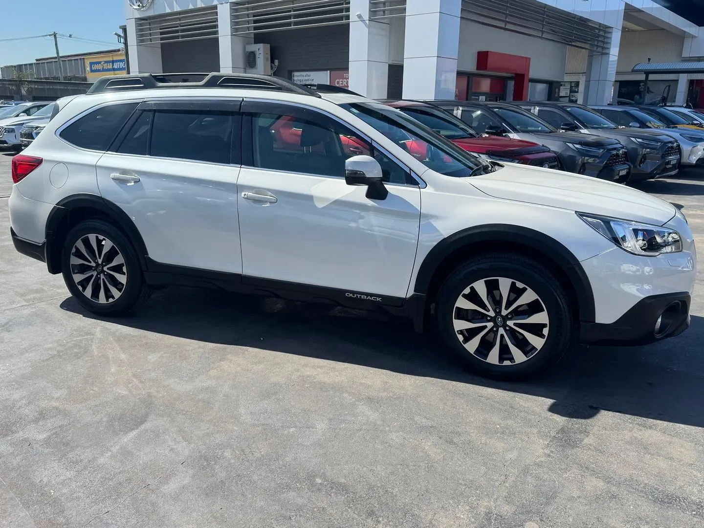 2017 Subaru Outback Gallery Image 8