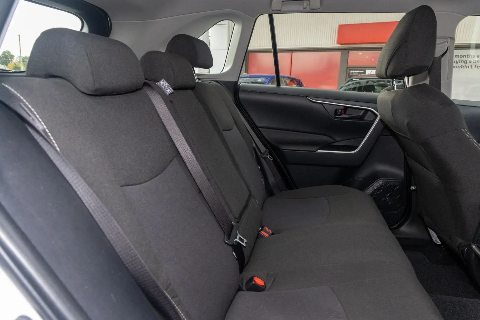 2025 Toyota RAV4 Gallery Image 9