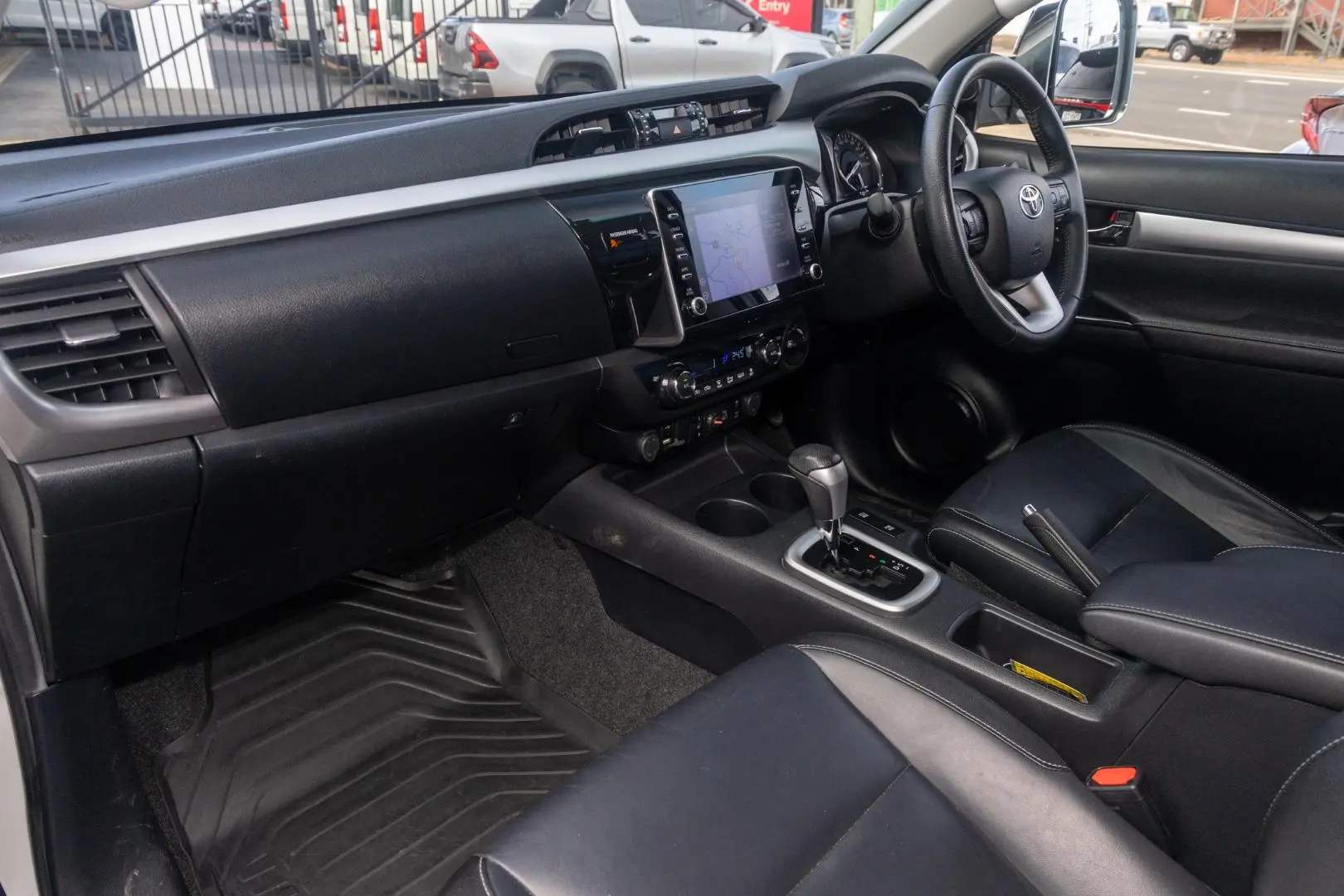 2020 Toyota Hilux Gallery Image 7