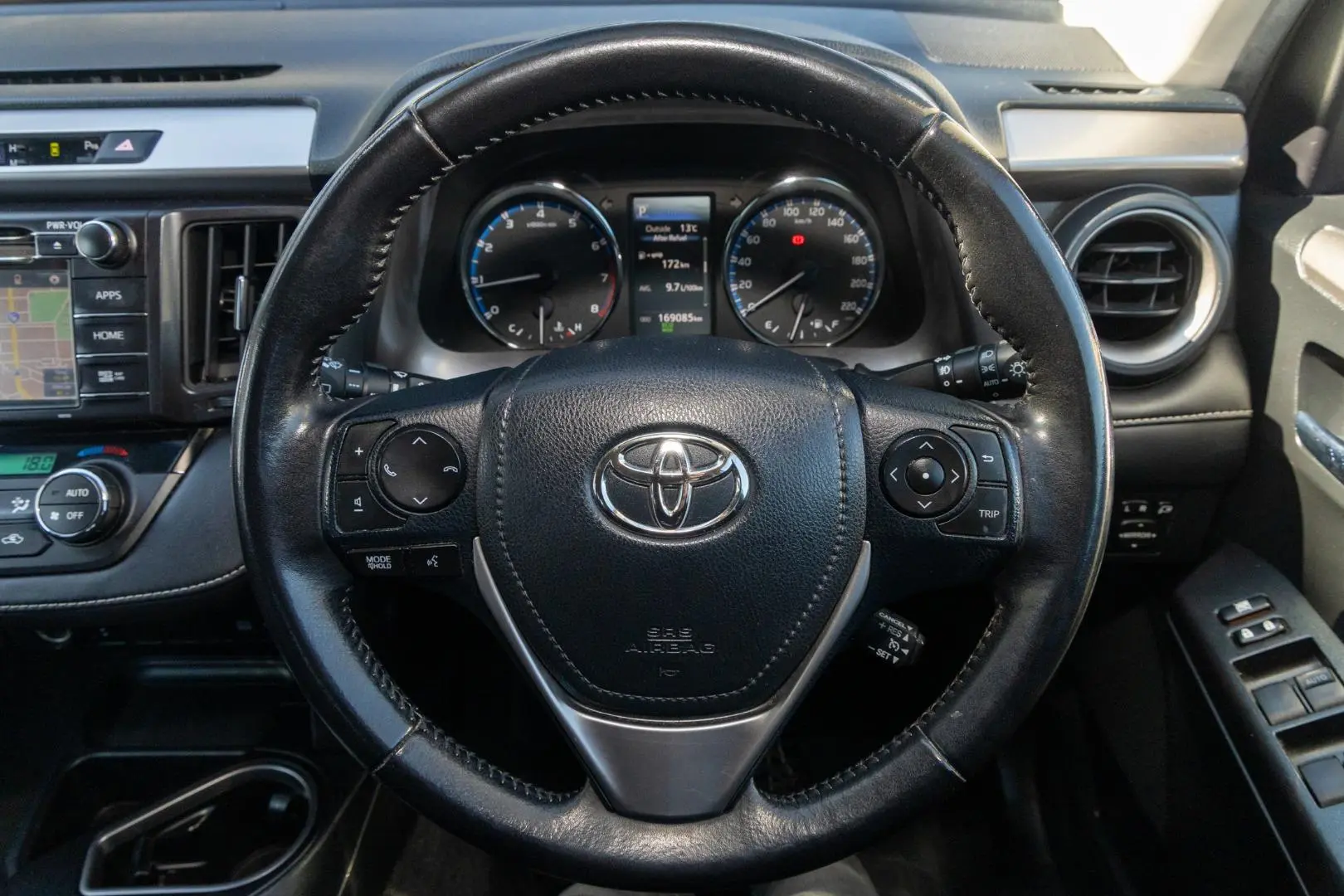 2016 Toyota RAV4 Gallery Image 10