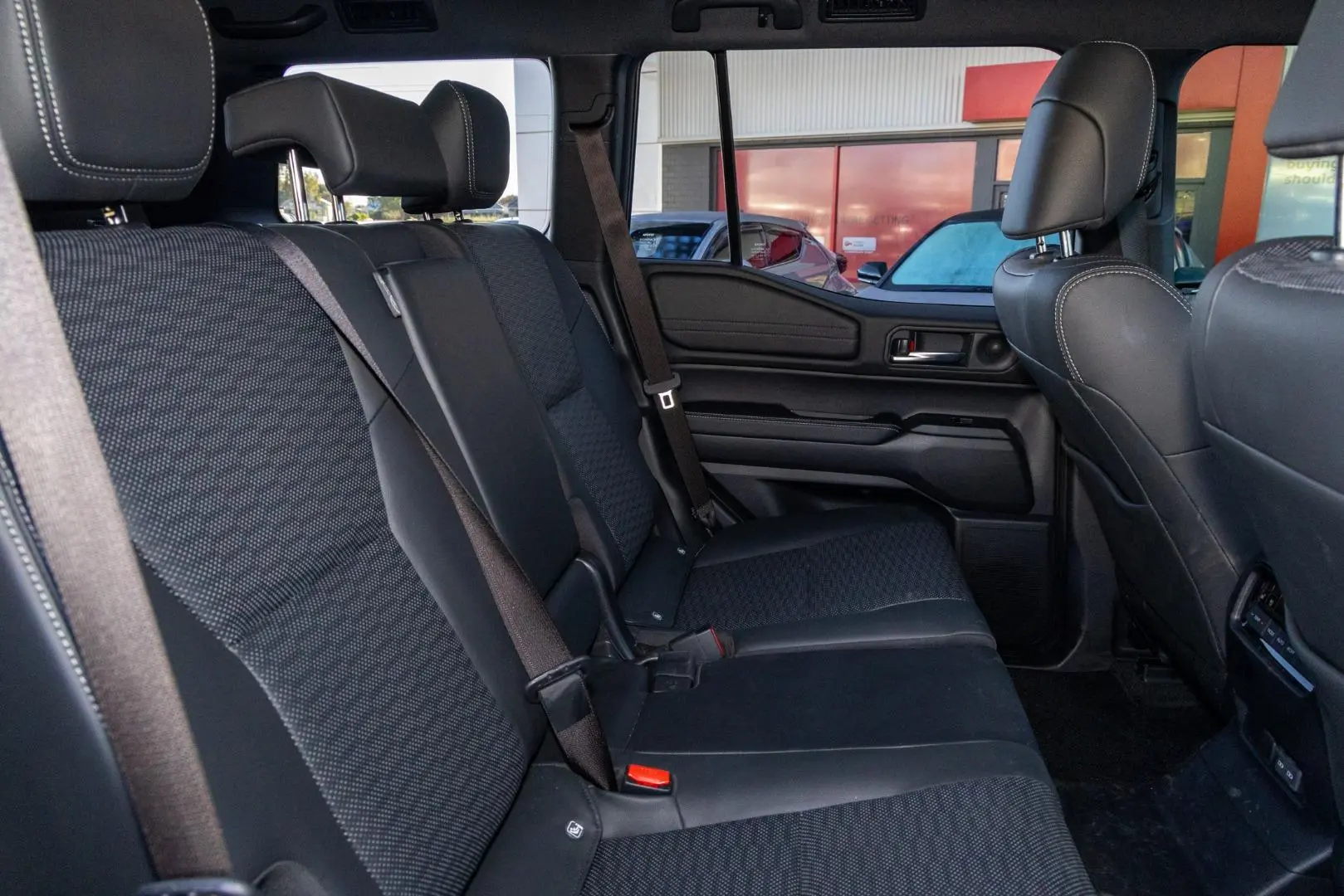 2025 Toyota Landcruiser Prado Gallery Image 9