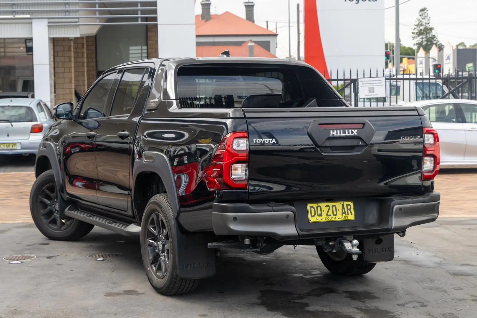 2021 Toyota Hilux Gallery Image 2