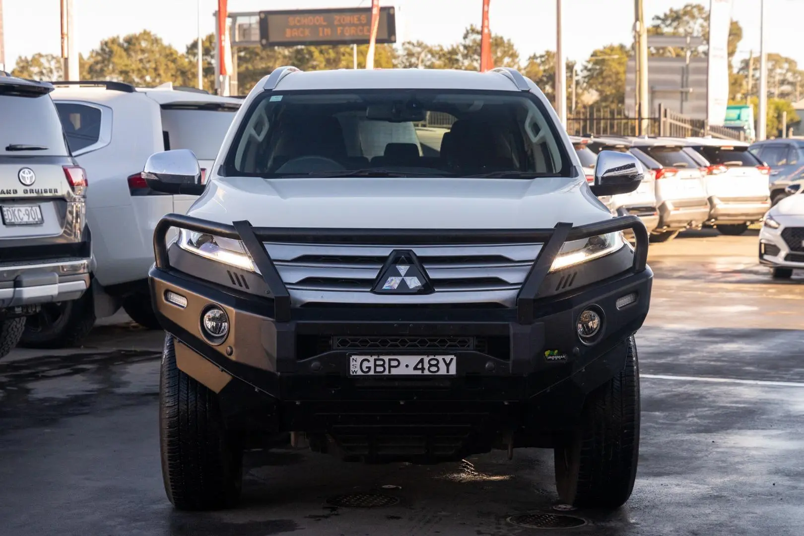 2022 Mitsubishi Pajero Sport Gallery Image 4
