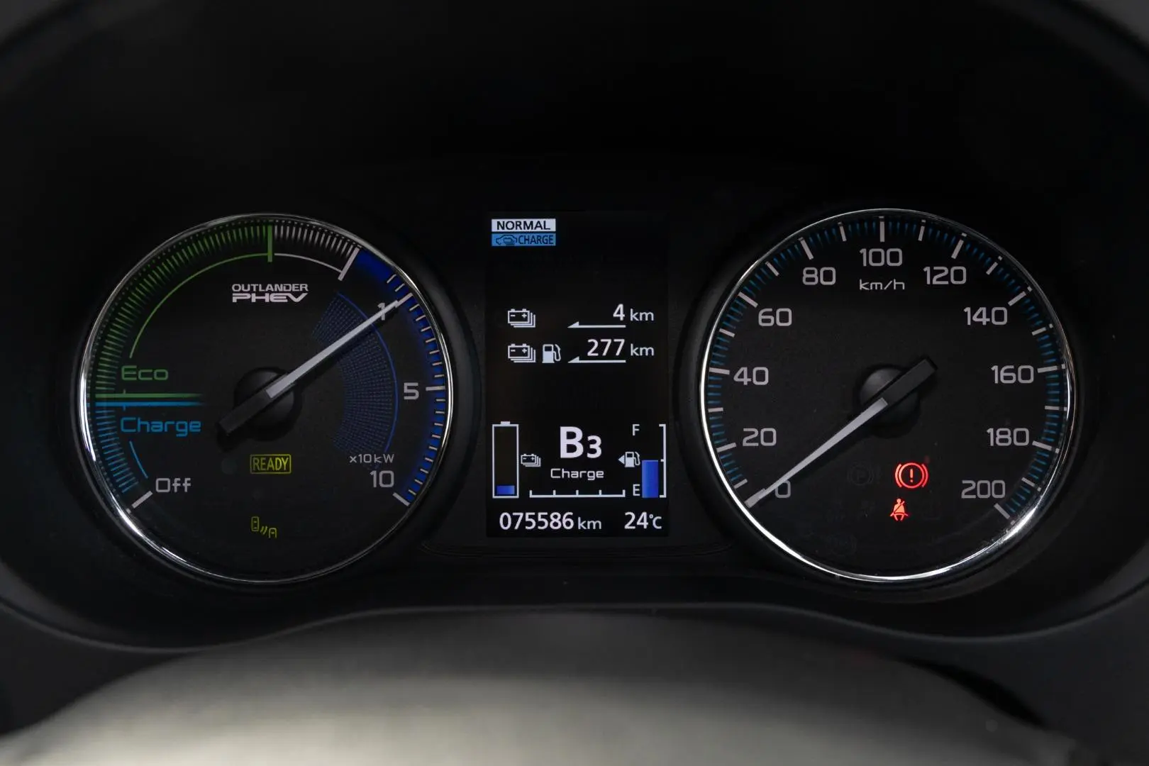 2020 Mitsubishi Outlander Gallery Image 13