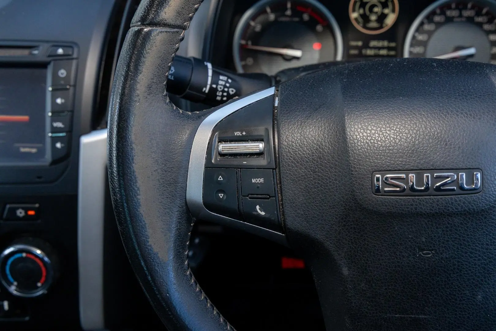 2018 Isuzu D-MAX Gallery Image 11