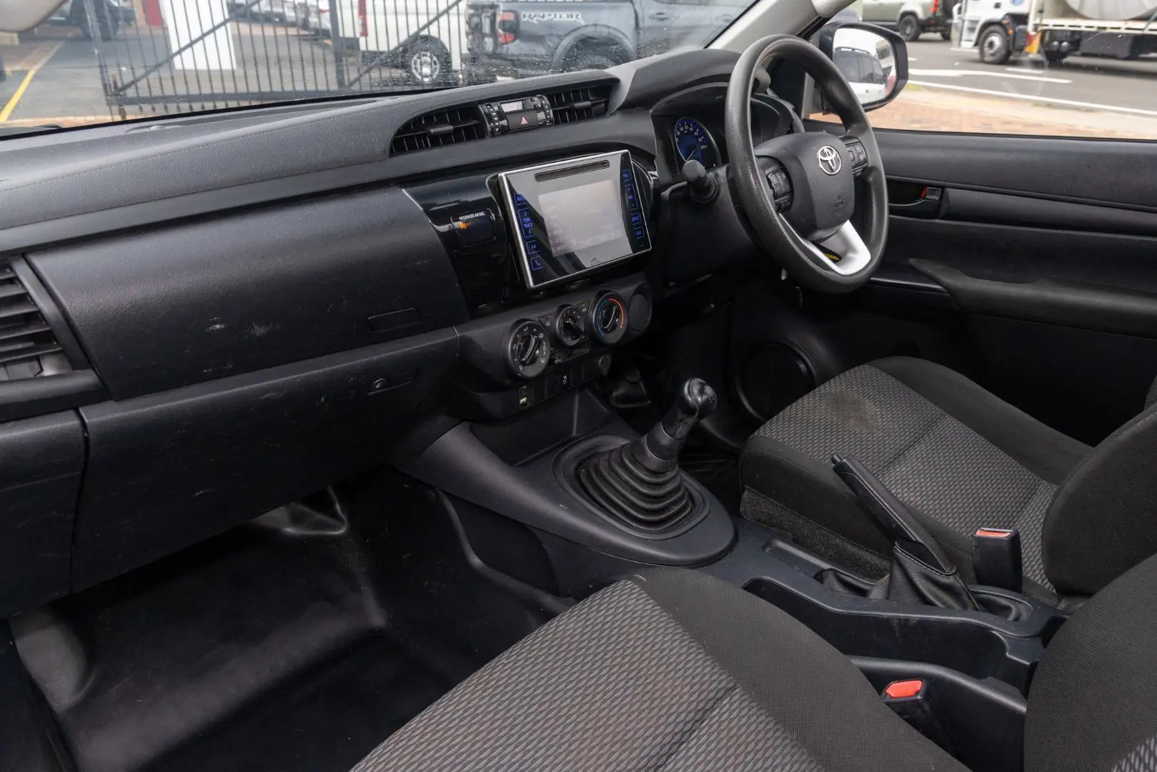 2020 Toyota Hilux Gallery Image 8