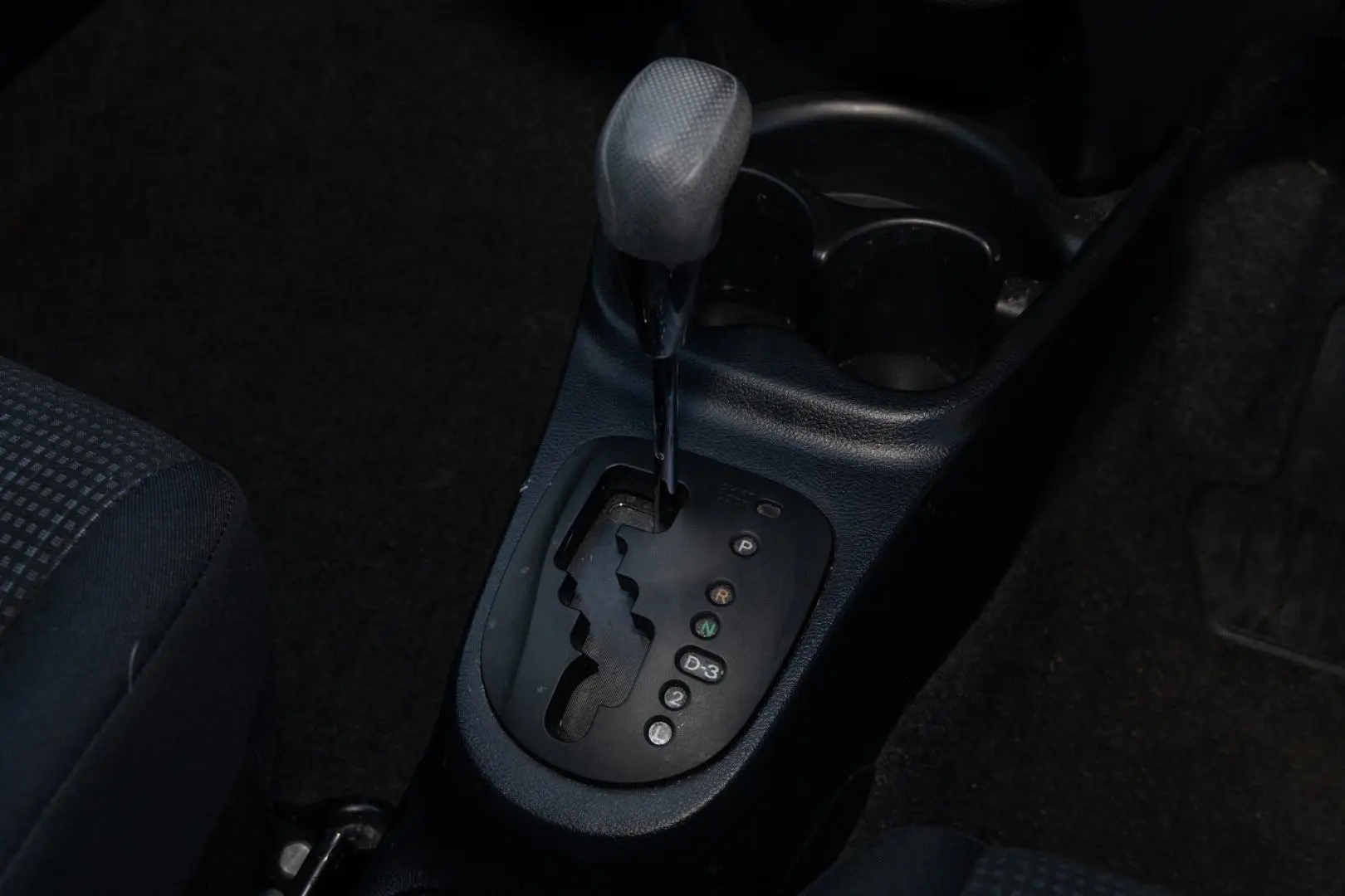 2017 Toyota Yaris Gallery Image 17