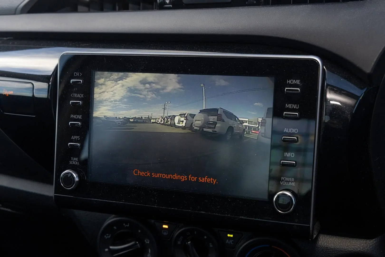2023 Toyota Hilux Gallery Image 15