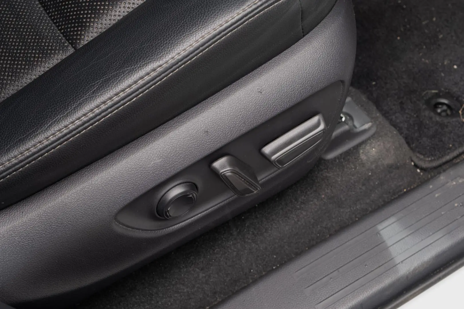 2024 Toyota Landcruiser Prado Gallery Image 16