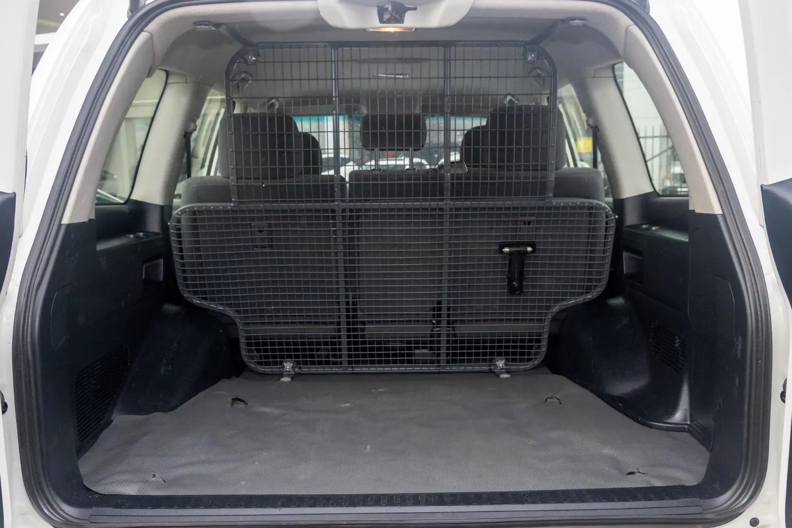 2017 Toyota Landcruiser Gallery Image 16