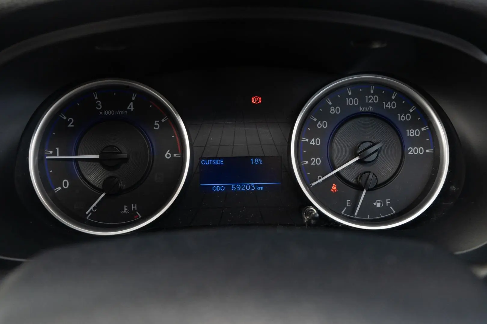 2017 Toyota Hilux Gallery Image 13