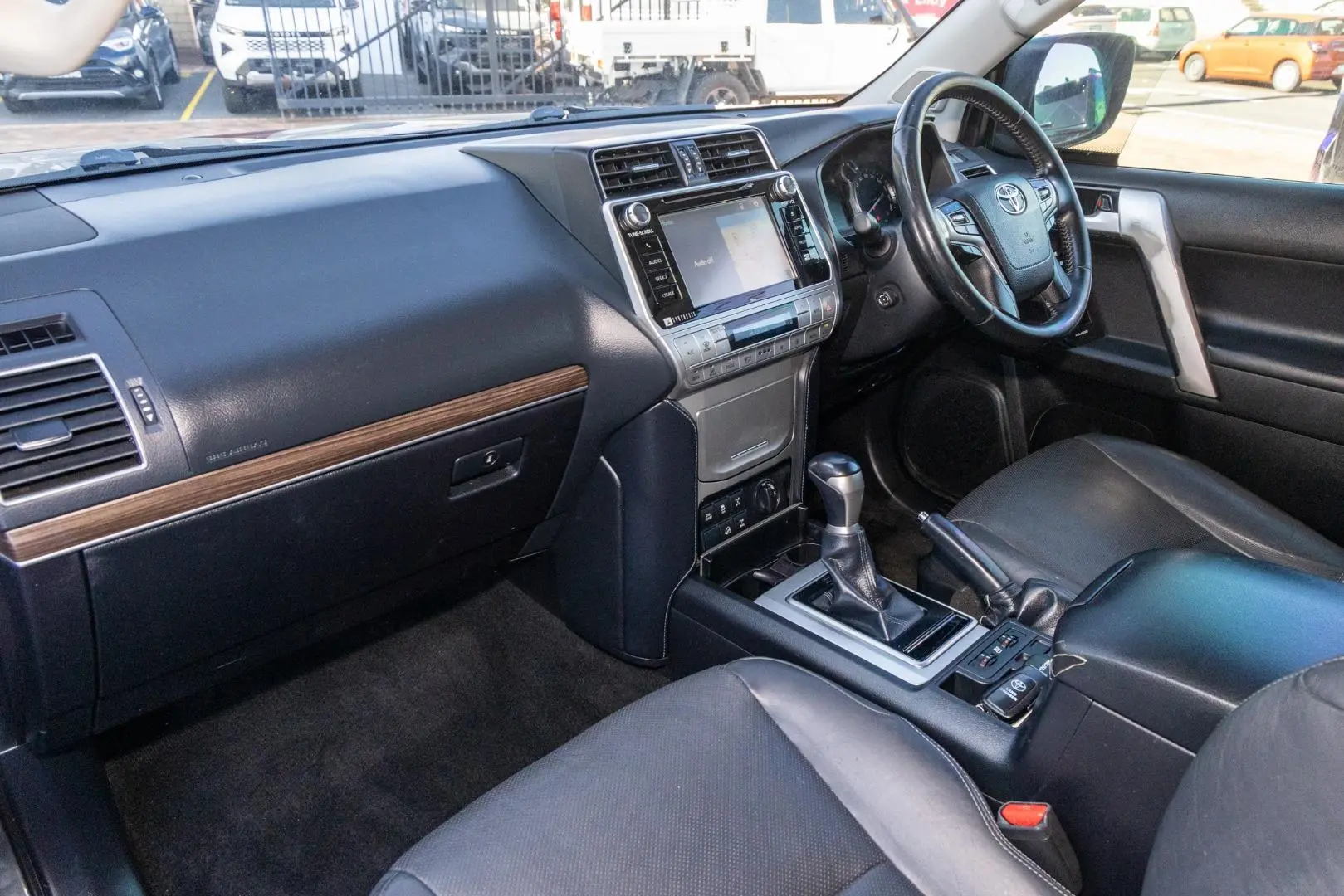 2018 Toyota Landcruiser Prado Gallery Image 8