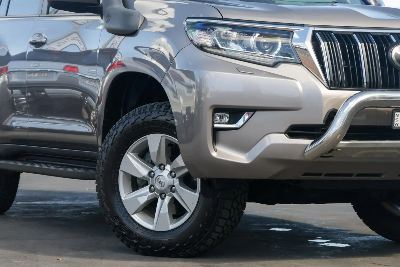 2018 Toyota Landcruiser Prado Gallery Image 6