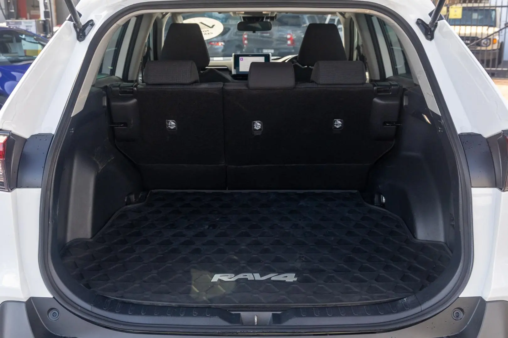 2024 Toyota RAV4 Gallery Image 19